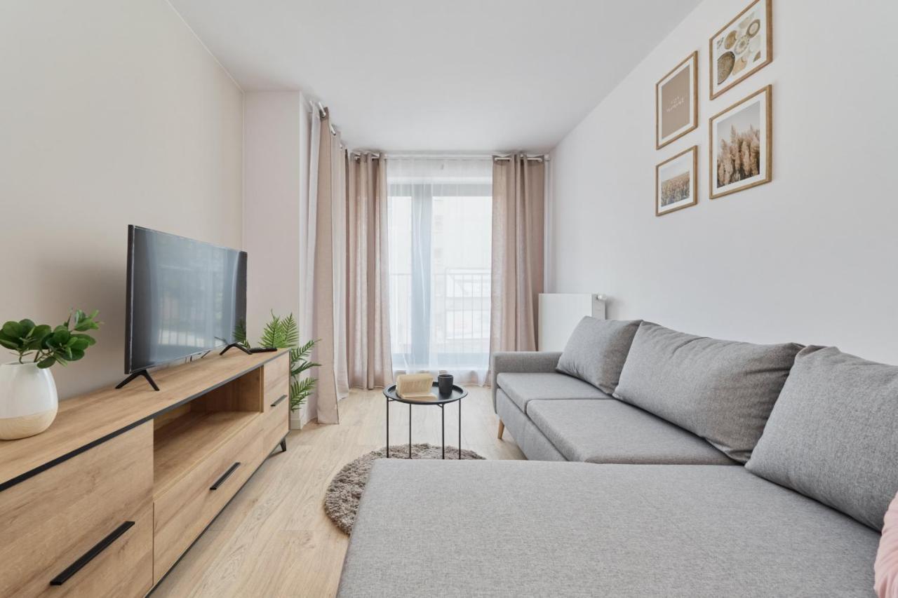 Nowoczesny Apartament Z Balkonem I Parkingiem W Centrum Wroclawia By Noclegi Renters Esterno foto