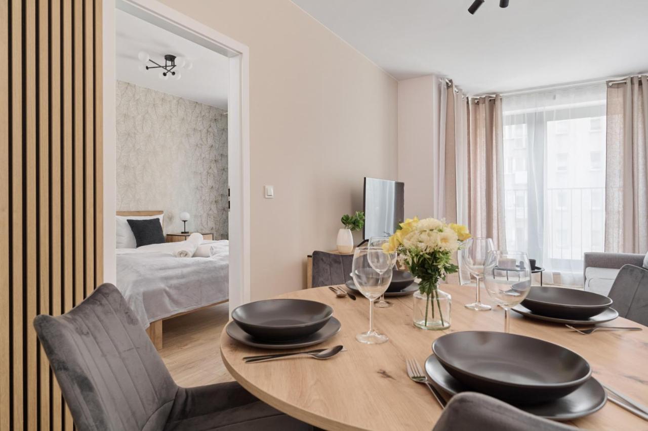Nowoczesny Apartament Z Balkonem I Parkingiem W Centrum Wroclawia By Noclegi Renters Esterno foto