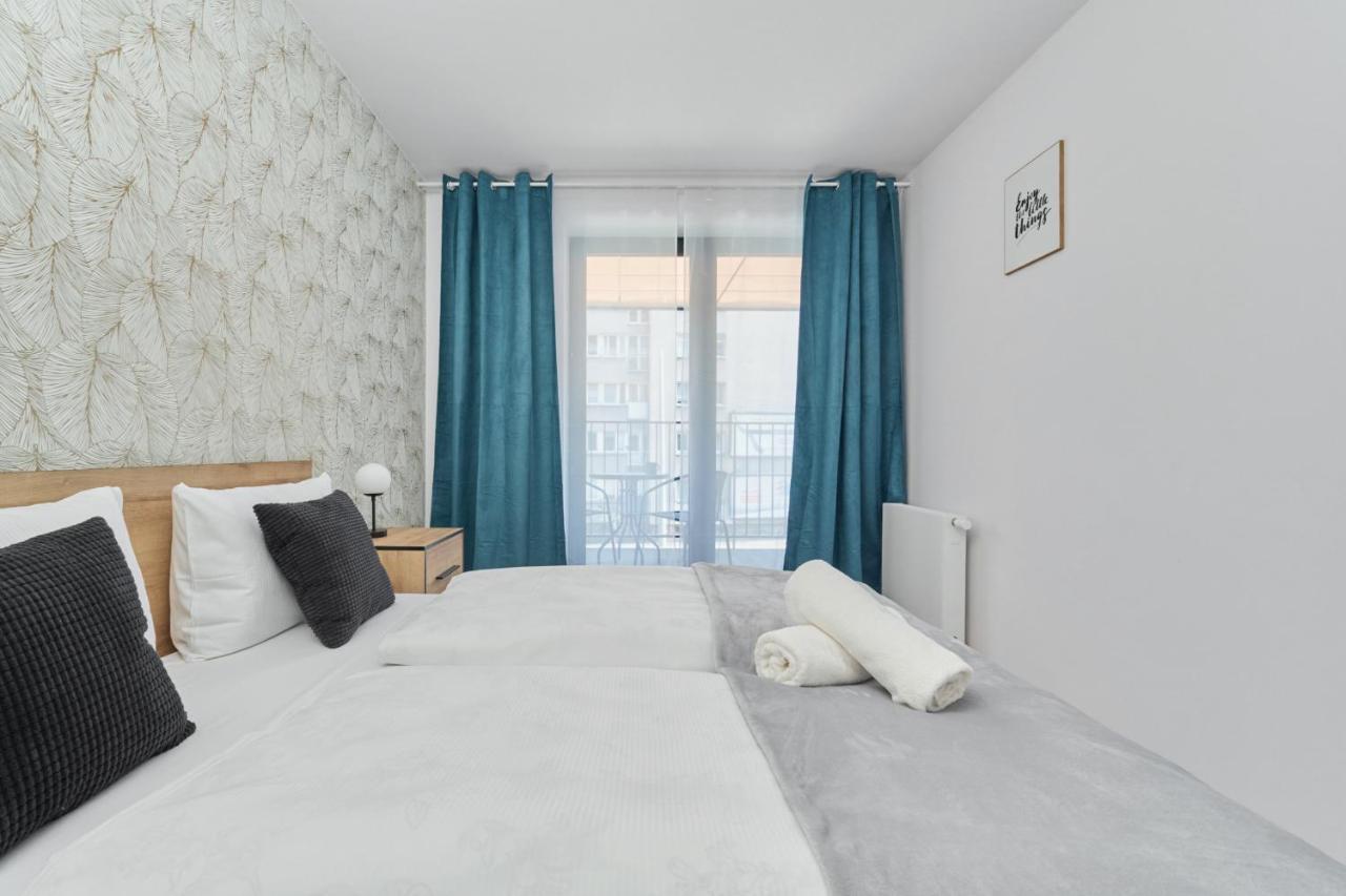 Nowoczesny Apartament Z Balkonem I Parkingiem W Centrum Wroclawia By Noclegi Renters Esterno foto