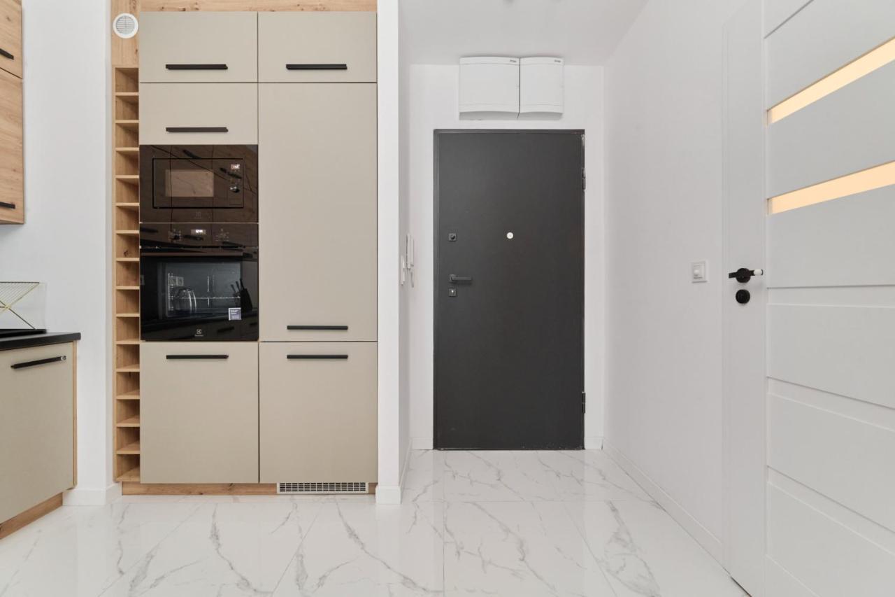 Nowoczesny Apartament Z Balkonem I Parkingiem W Centrum Wroclawia By Noclegi Renters Esterno foto