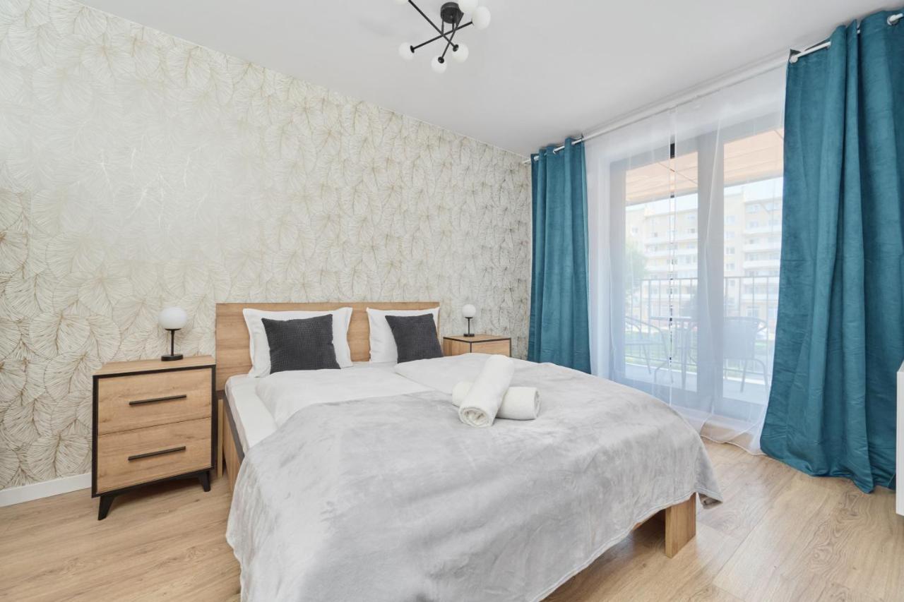 Nowoczesny Apartament Z Balkonem I Parkingiem W Centrum Wroclawia By Noclegi Renters Esterno foto